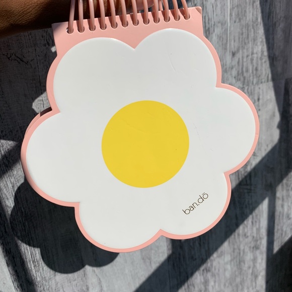 Bando
Daisy Notebook - Picture 4 of 4